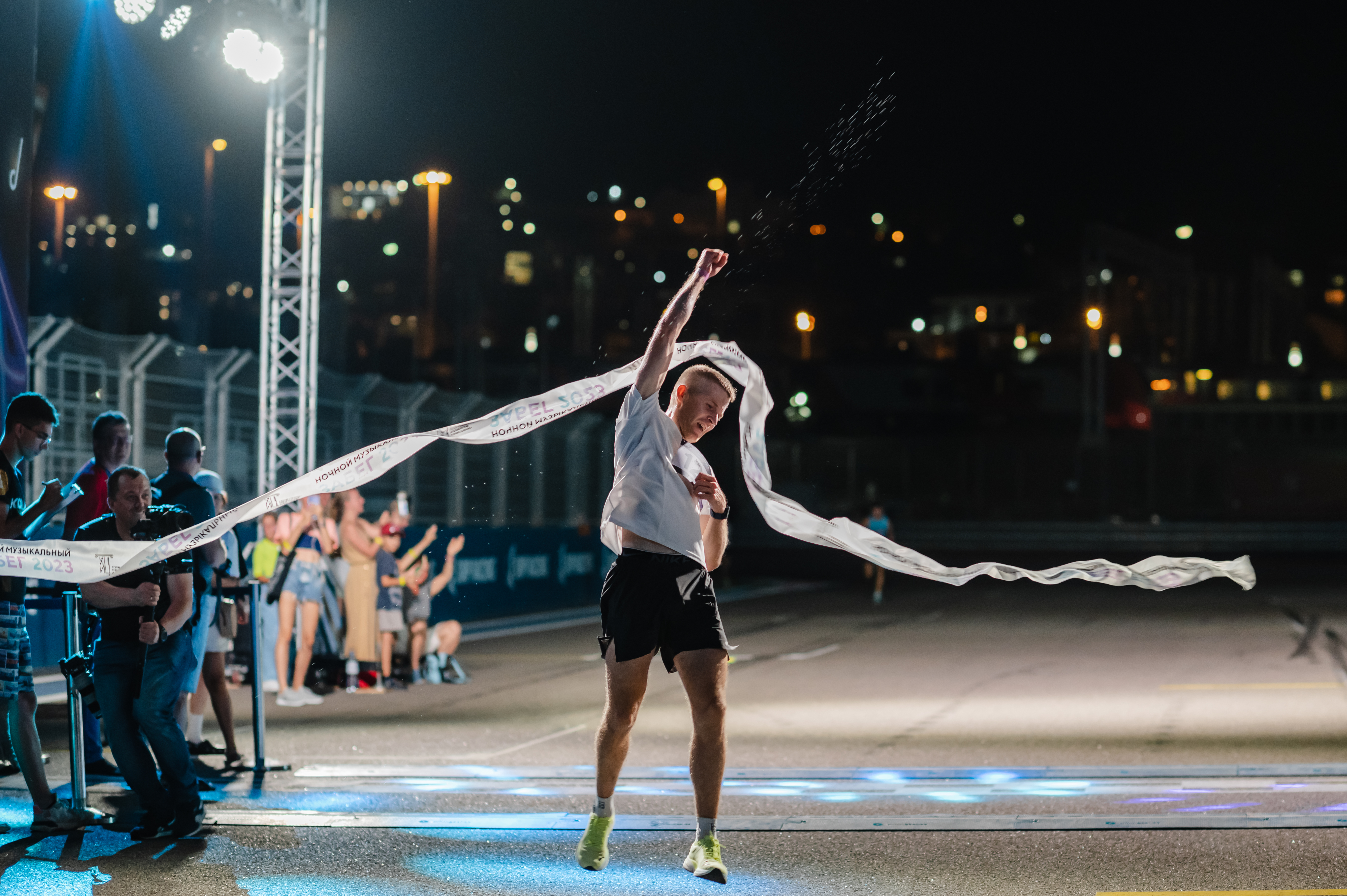 Ночной музыкальный забег на федеральной территории «Сириус»